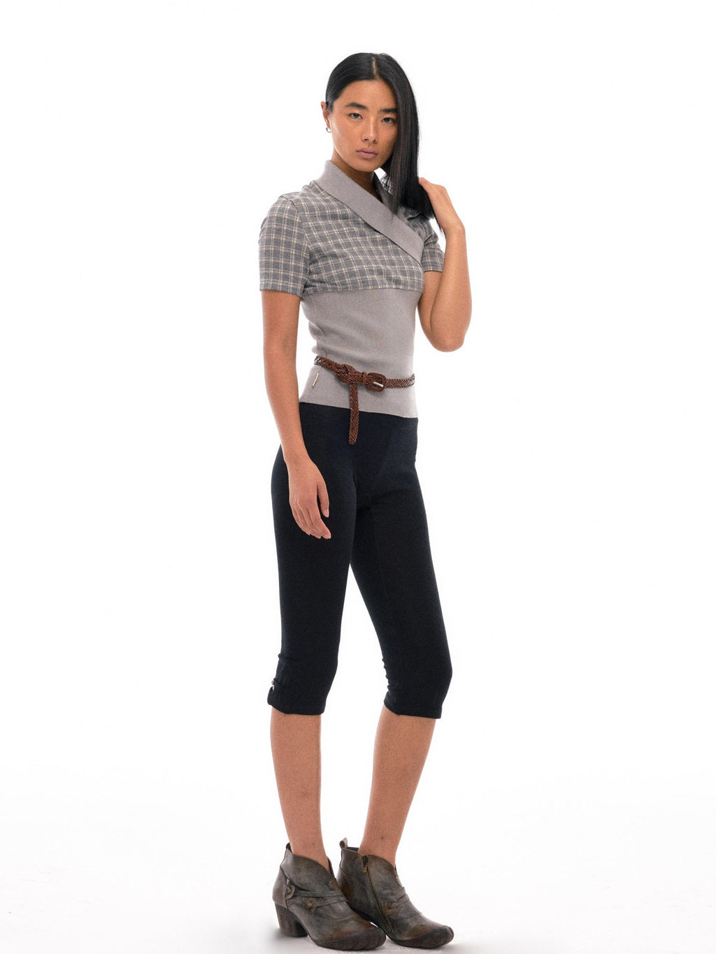 Lyocell Yoga Shorts With Adjustable Hem And Shell Buttons