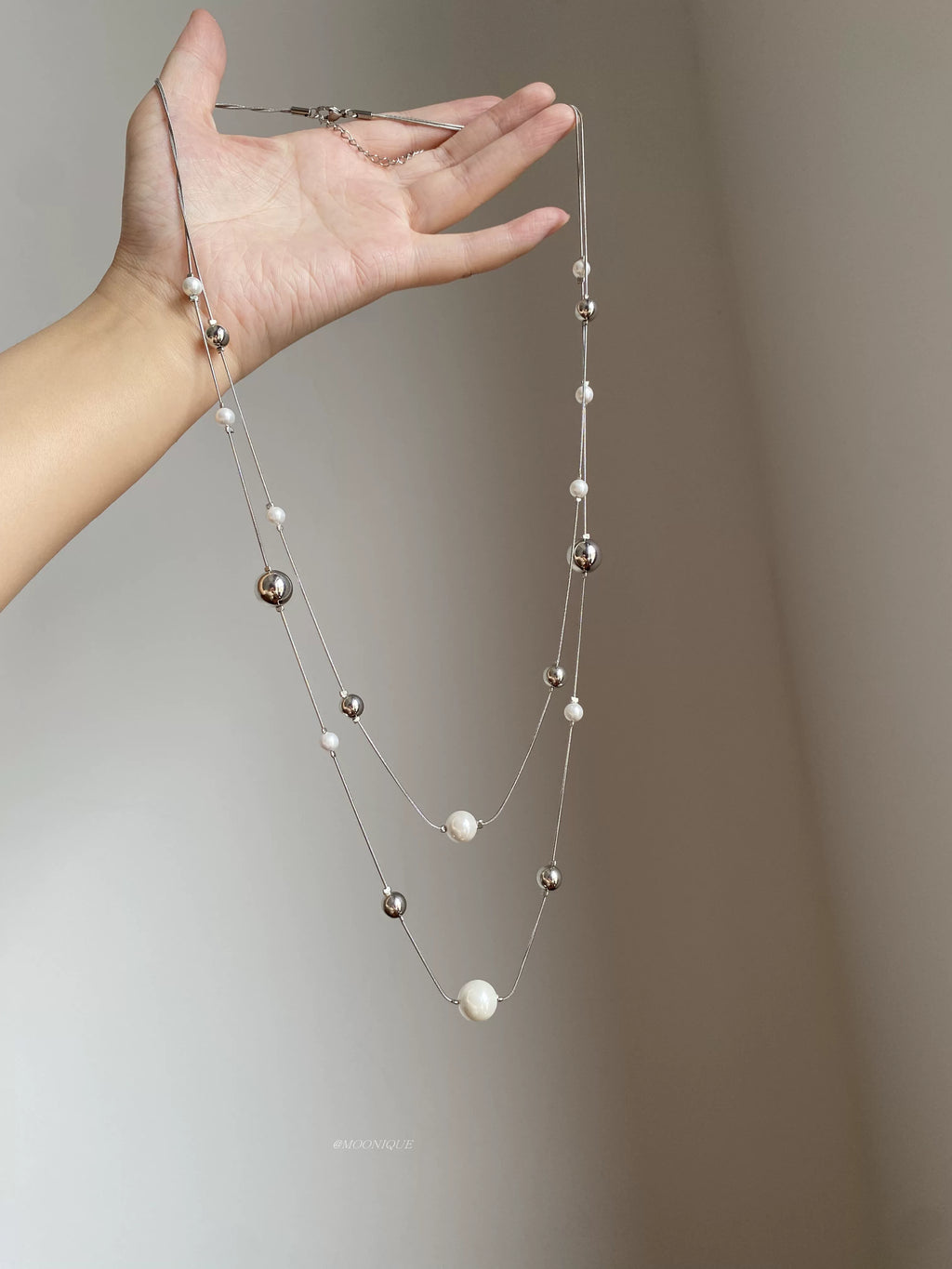 ELEGANT PEARL SWEATER NECKLACE