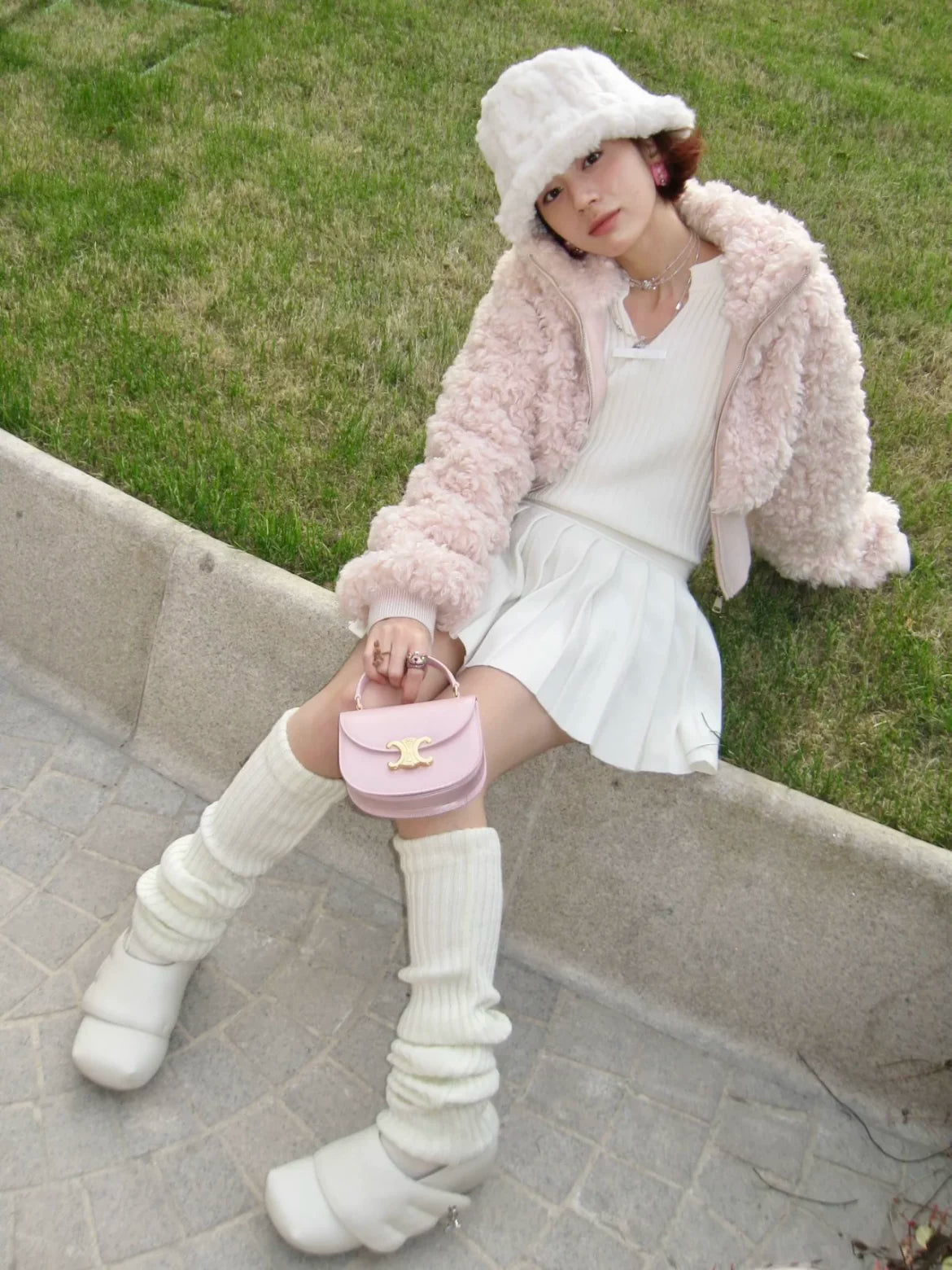 BEIGE WINGS VELCRO LOAFERS