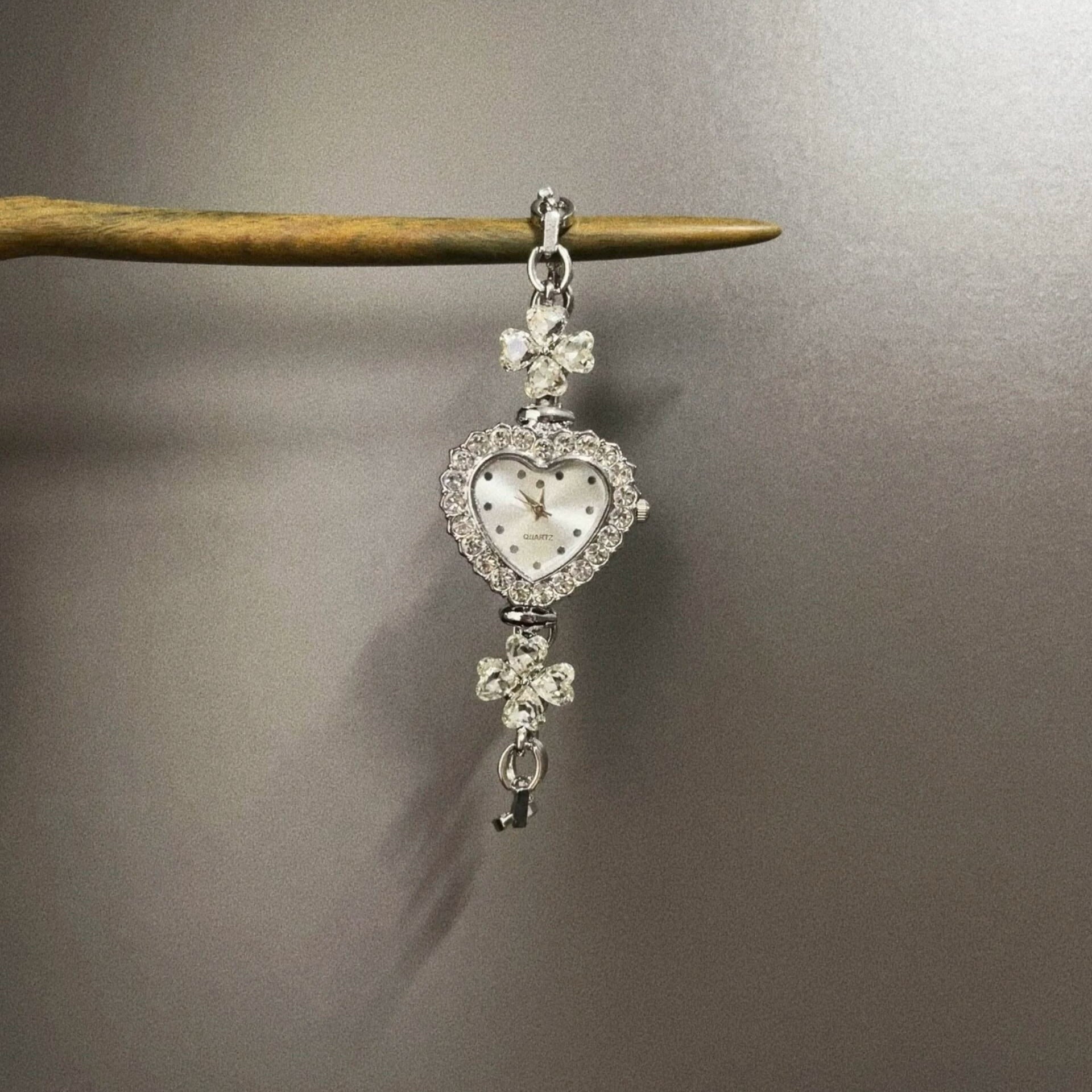 VINTAGE CLOVER LOVE WATCH