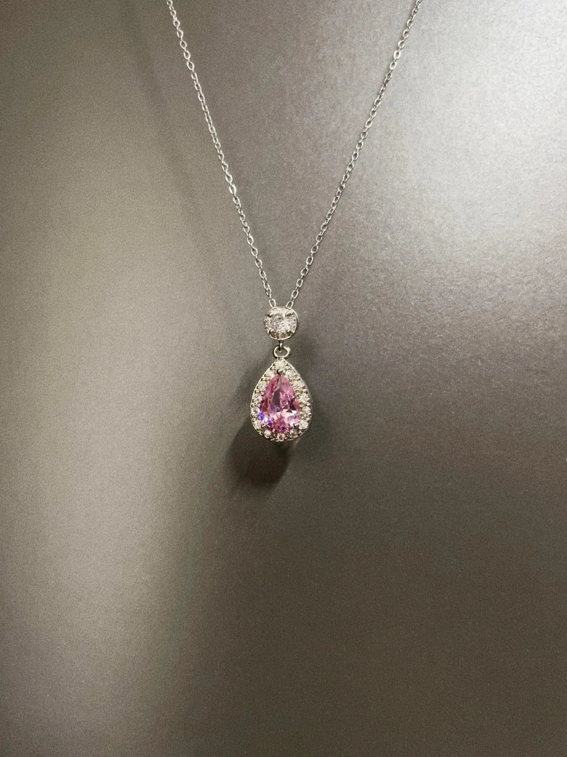 ELEGANT PINK DIAMOND FLORAL NECKLACE