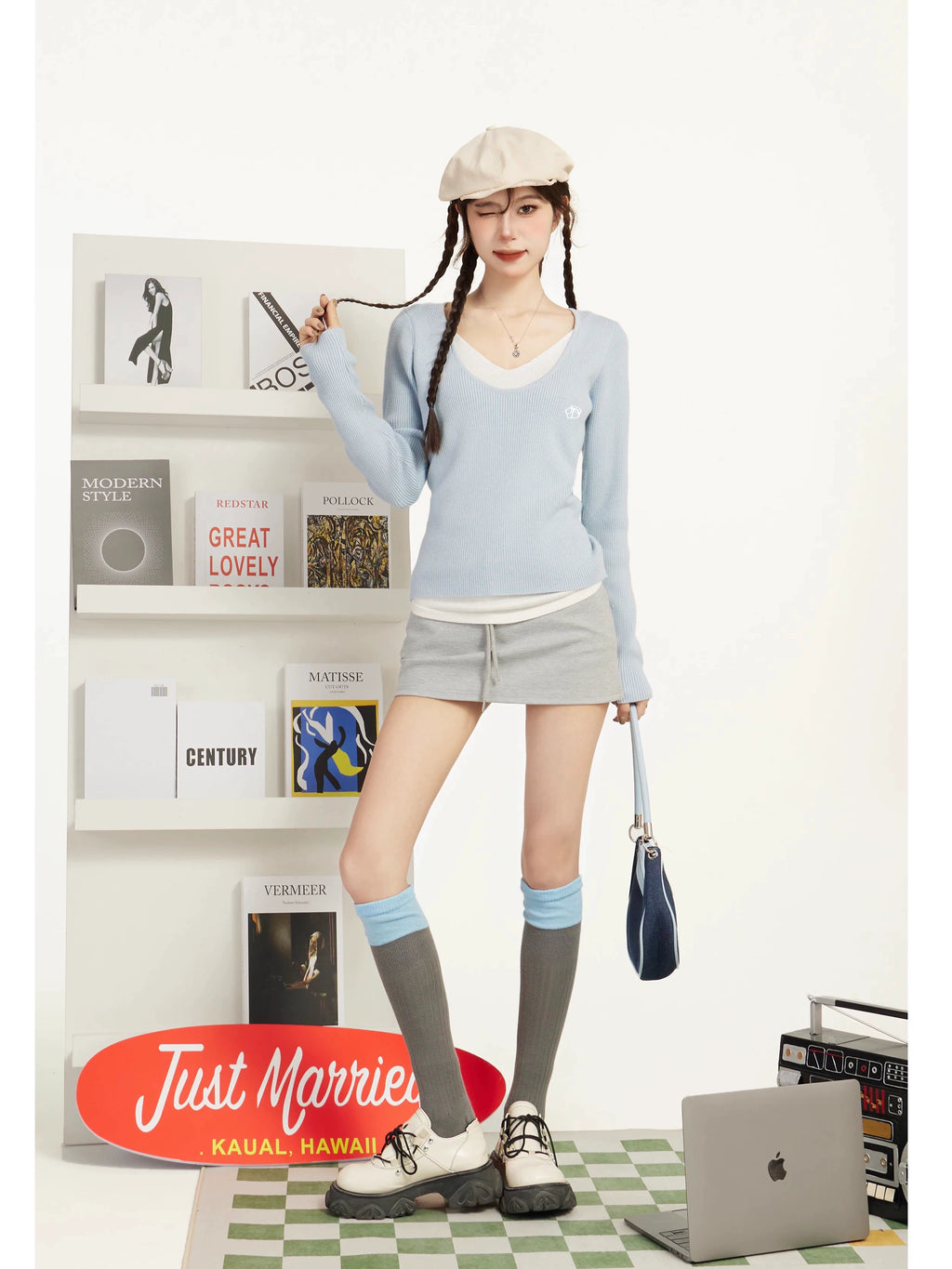 SLIM FIT BLUE KNIT SWEATER