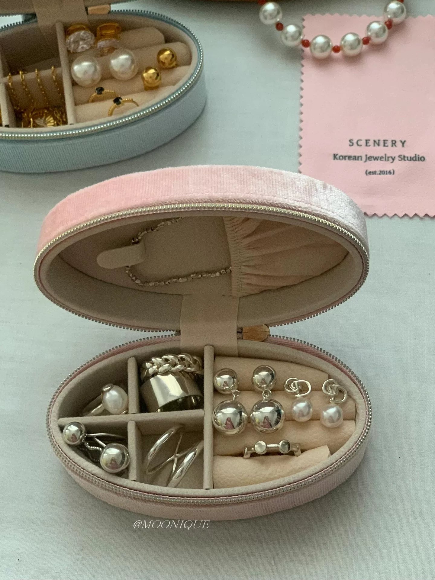 LUXURY VELVET TRAVEL JEWELRY BOX