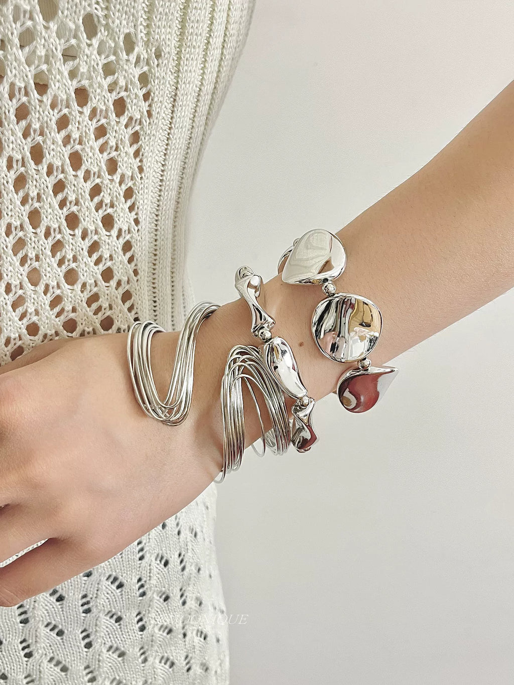 RETRO METAL BRACELET