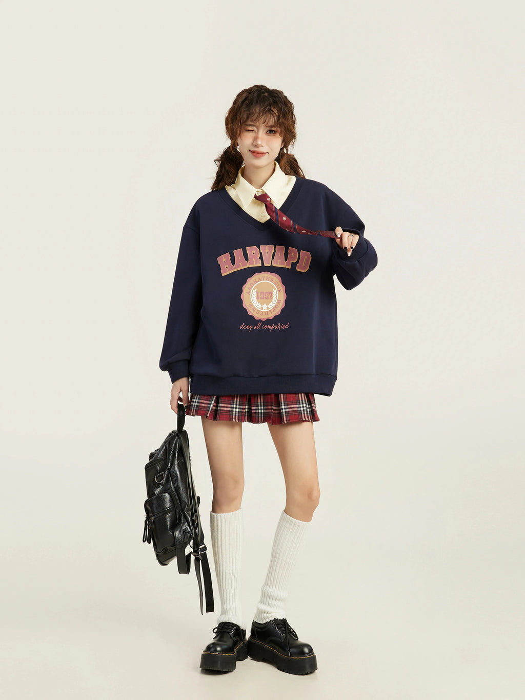 RETRO COLLEGE V-NECK SWEATER