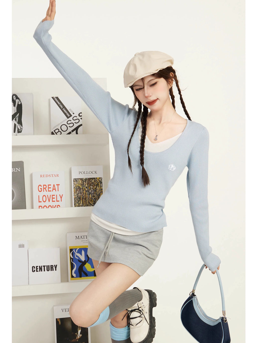 SLIM FIT BLUE KNIT SWEATER