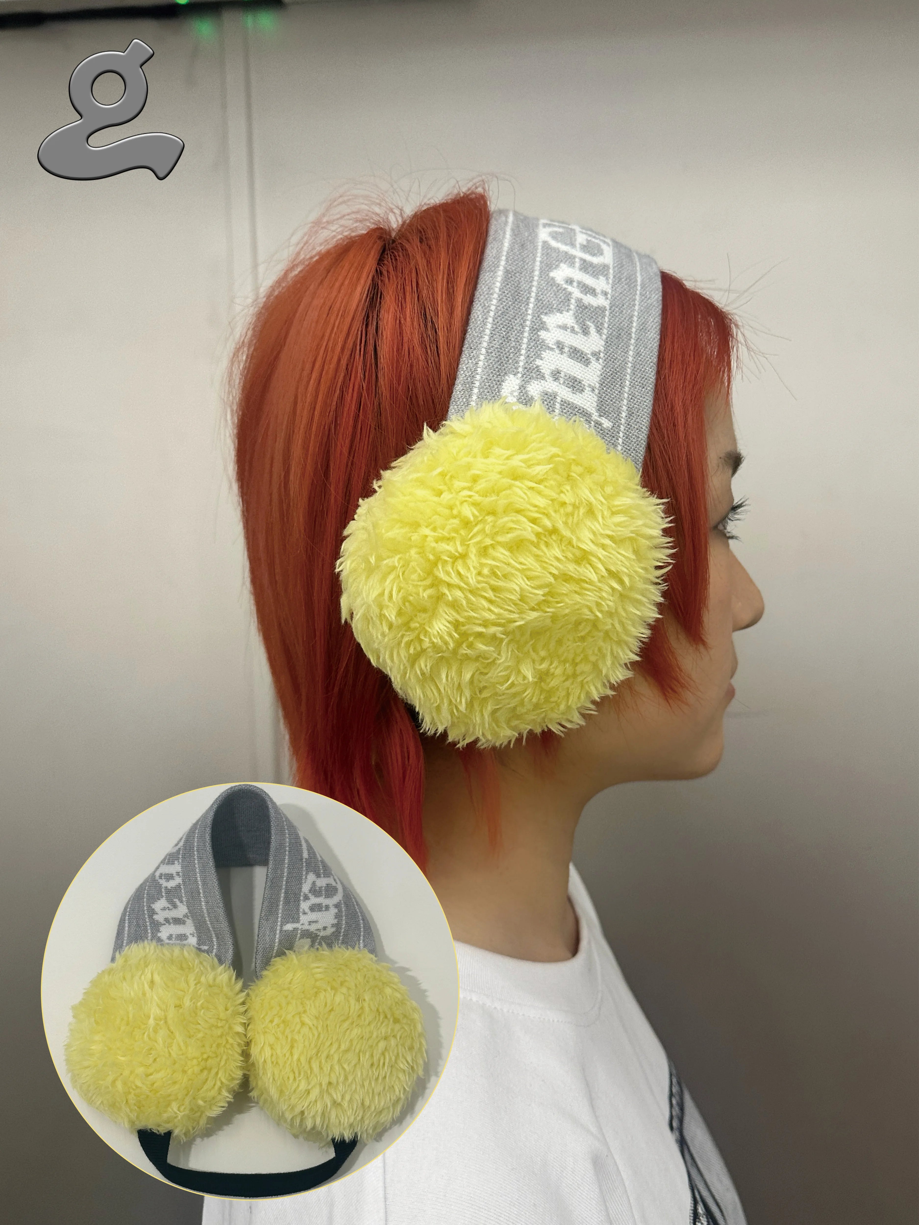 KNITTED WOOL HAT AND MUFF