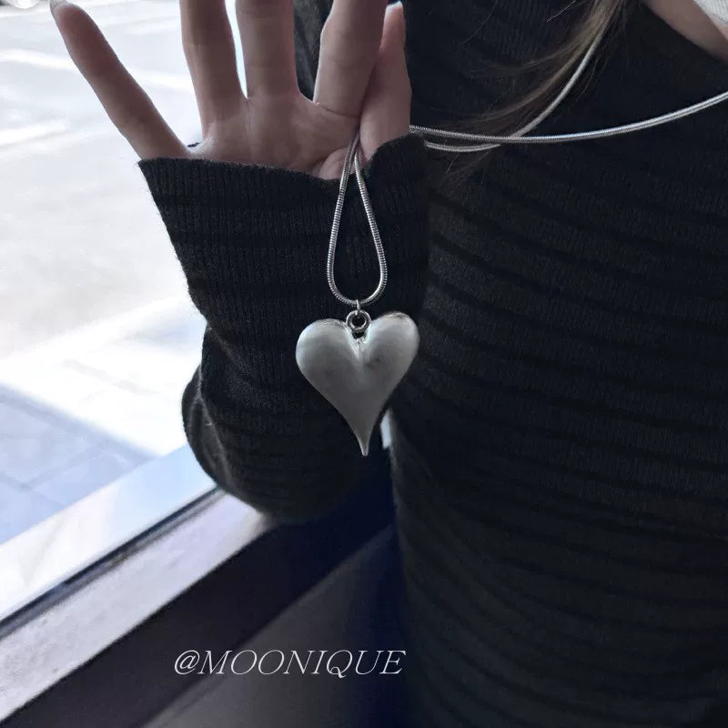 VINTAGE HEART PENDANT SWEATER CHAIN