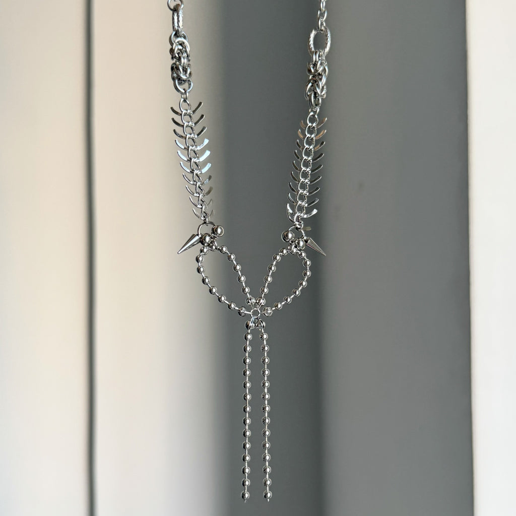 CYBERPUNK RIVET BOW NECKLACE