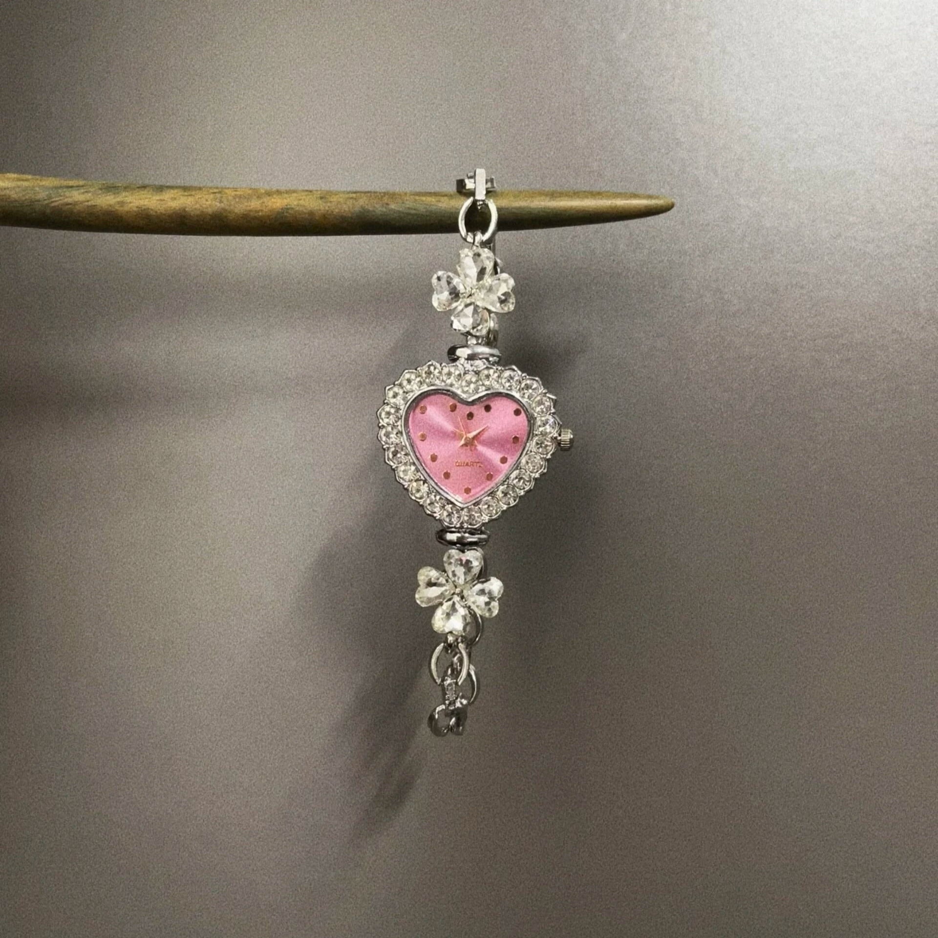 VINTAGE CLOVER LOVE WATCH