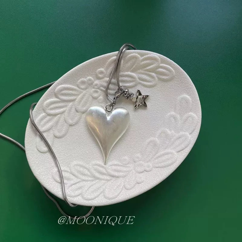 VINTAGE HEART PENDANT SWEATER CHAIN