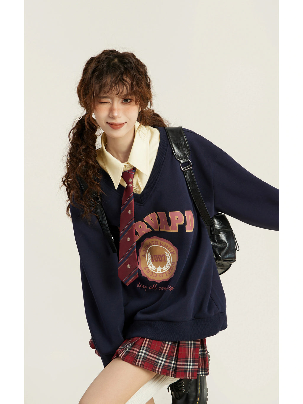 RETRO COLLEGE V-NECK SWEATER