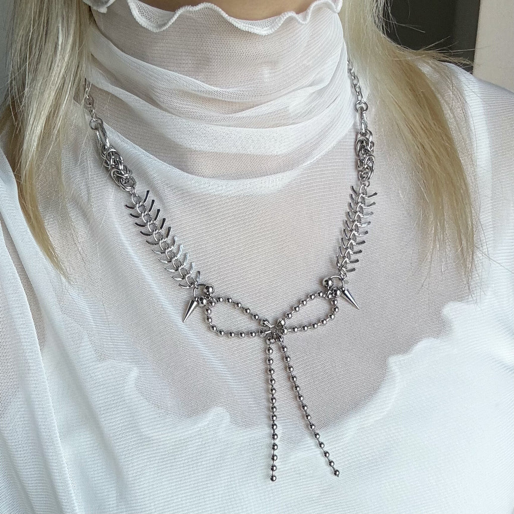 CYBERPUNK RIVET BOW NECKLACE