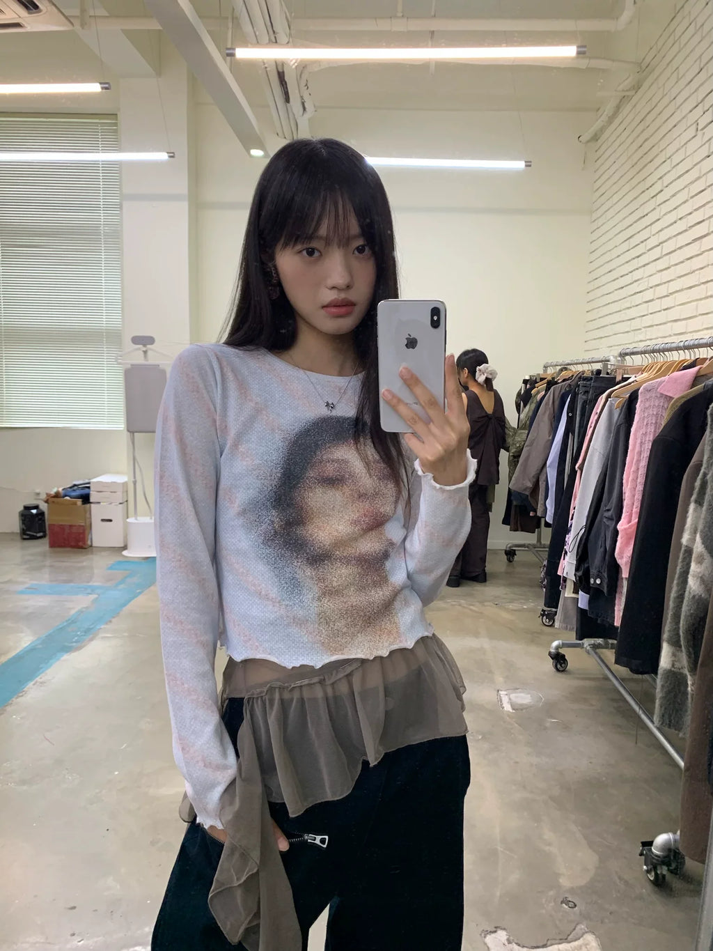 Veil Portrait Lettuce Hem Long-Sleeve