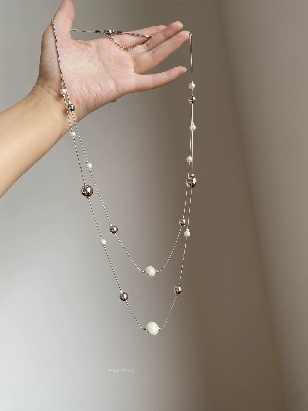 ELEGANT PEARL SWEATER NECKLACE