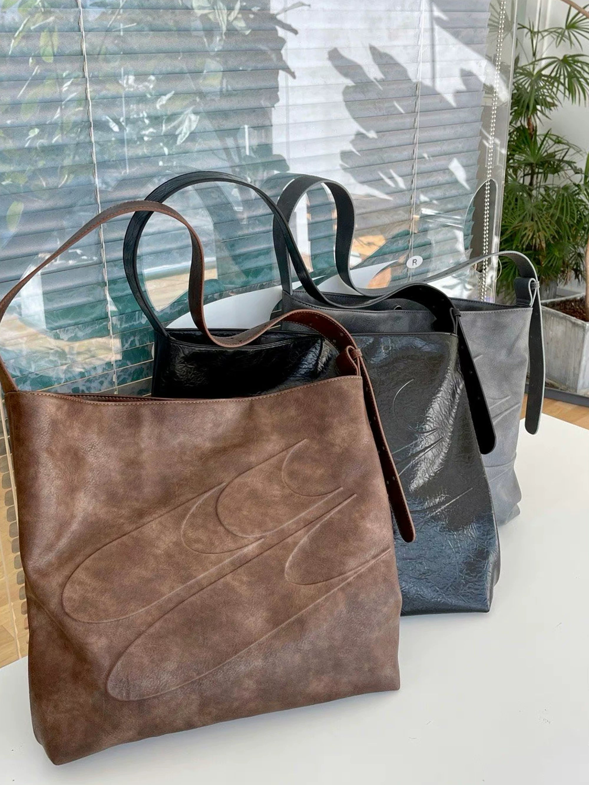 LARGE CAPACITY LEATHER TOTE BAG