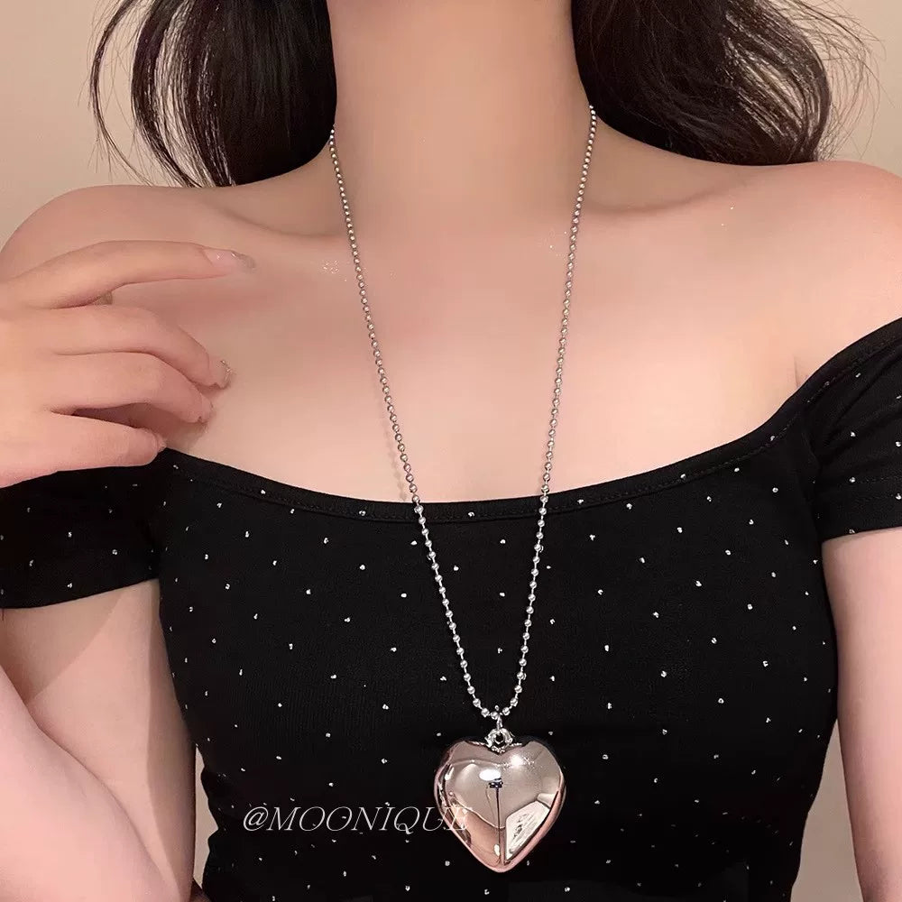 VINTAGE HEART PENDANT SWEATER CHAIN