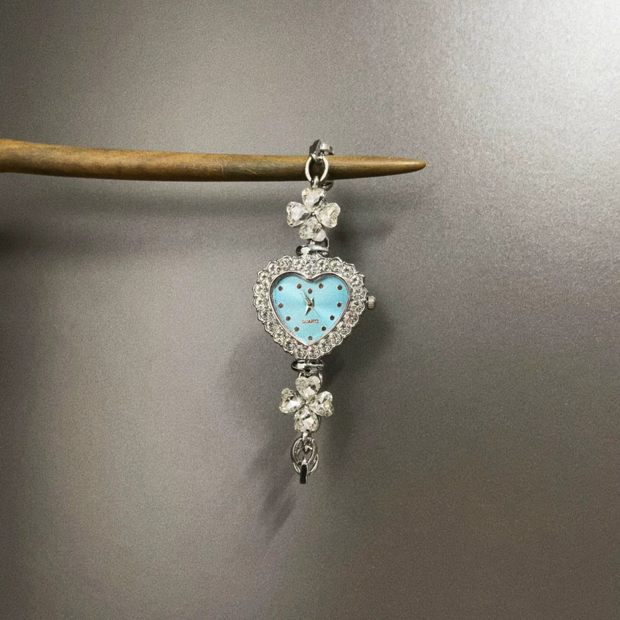 VINTAGE CLOVER LOVE WATCH