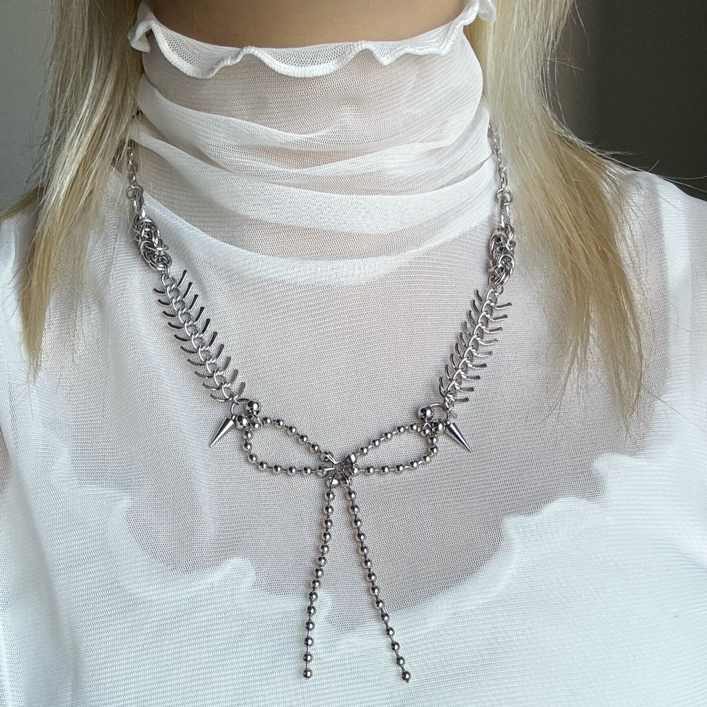 CYBERPUNK RIVET BOW NECKLACE