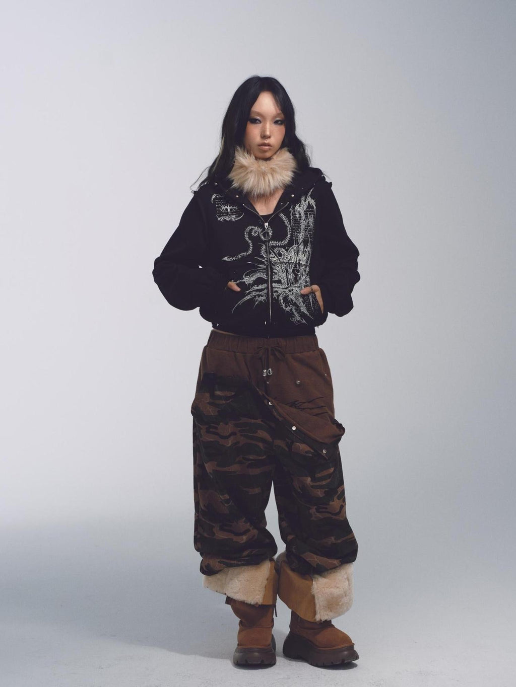 Raw Edge Fleece Lined Oversized Print Sweatshirt With Rivets