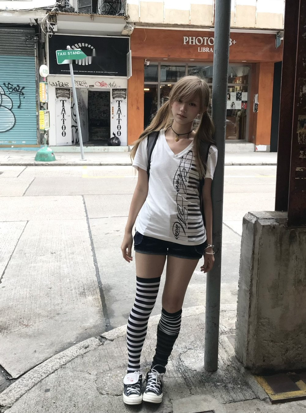 Music Key Print V-Neck Top (2color)