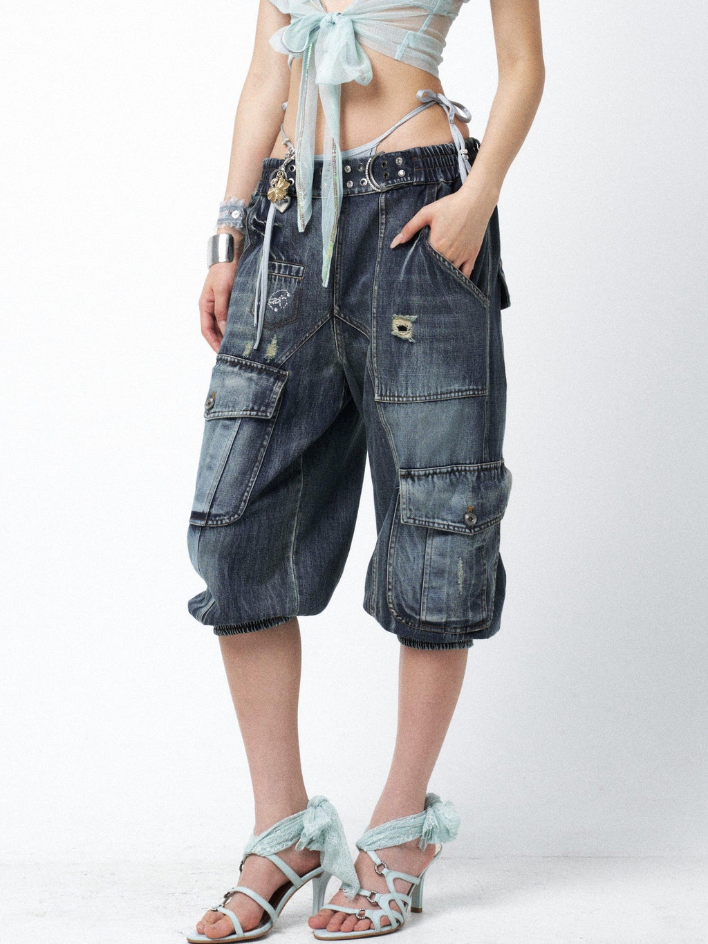 Waterwashed Distressed Rhinestone Women'S Denim Elastic Waist Capri Pants