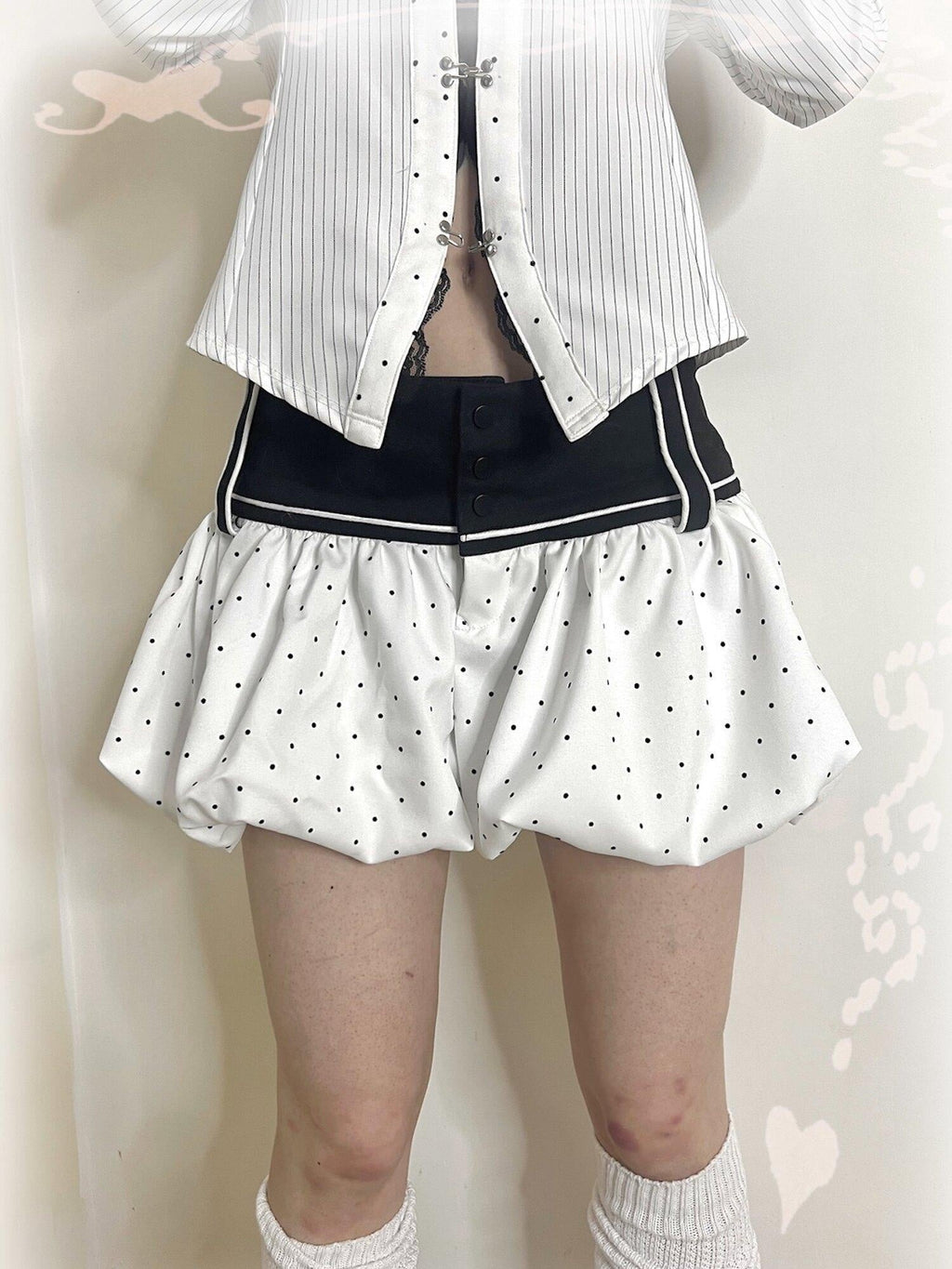Lined Pleated Low Rise Bubble Hem Relaxed Fit Casual White Woven Mini Shorts