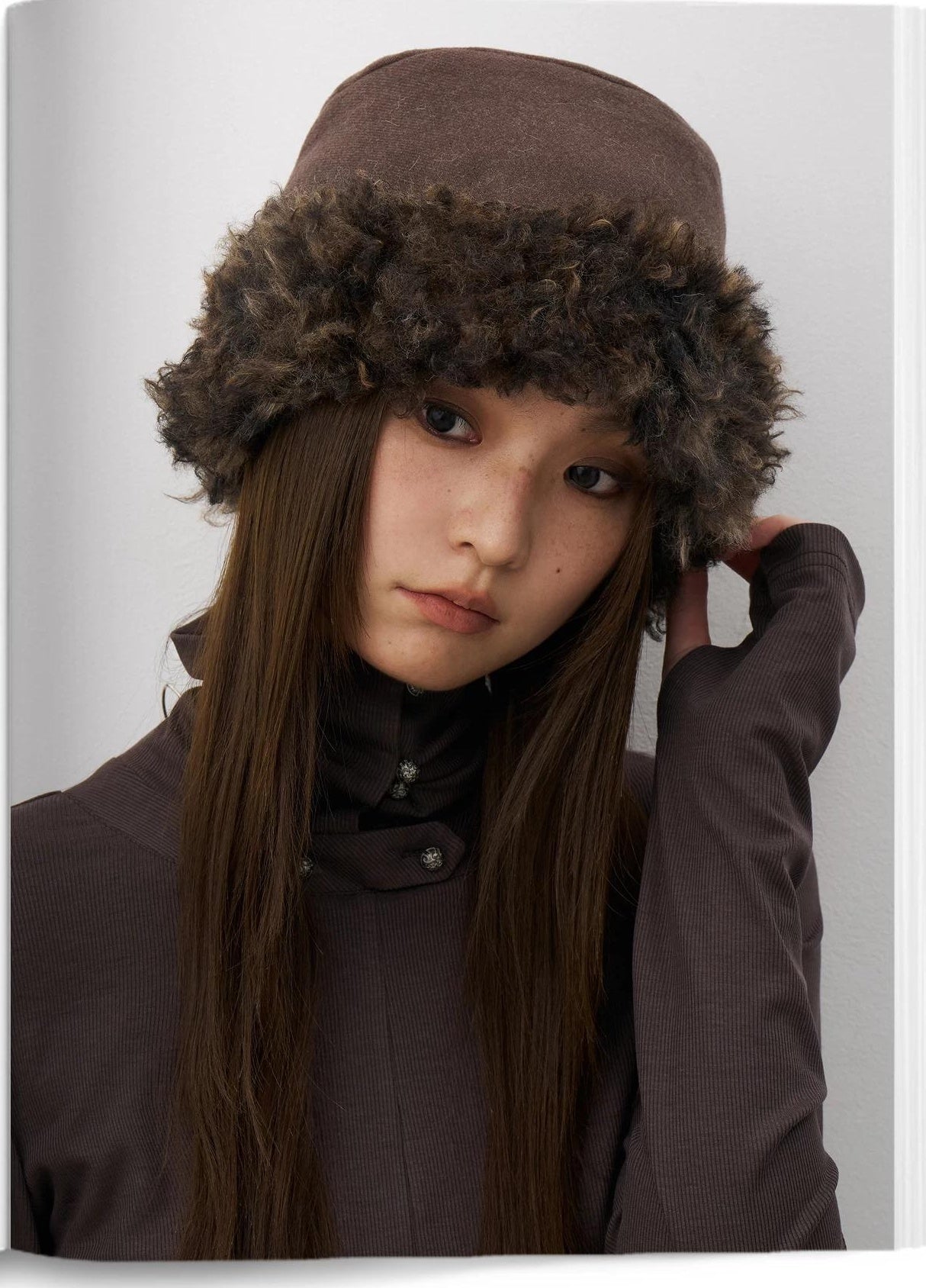 THELIGHT | REVERSIBLE FAUX LAMB WOOL BUCKET HAT【ID:TN00118】