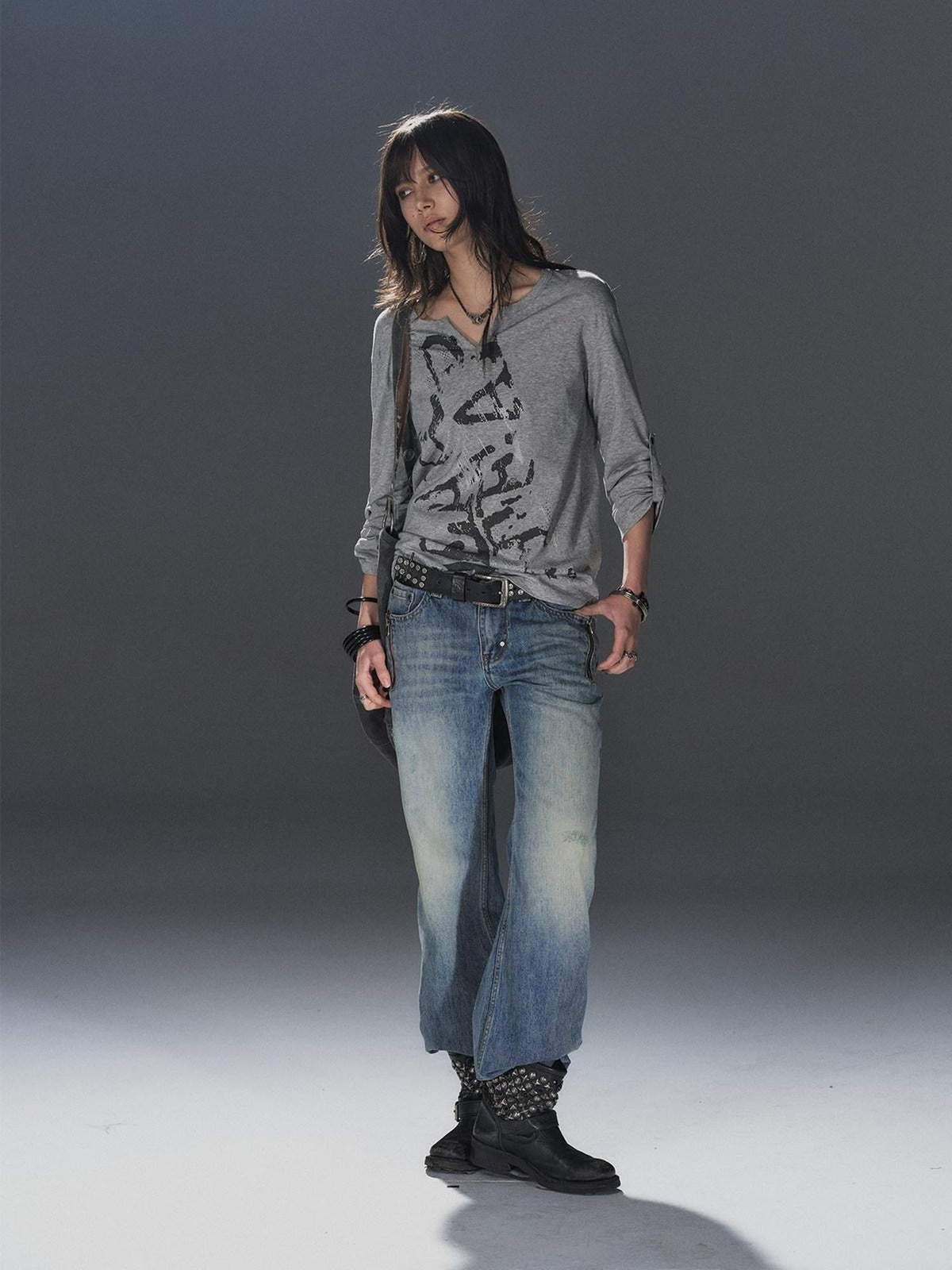 Studded Punk Letter Print V Neck Loose Puff Long Sleeve Women Light Gray T-Shirt