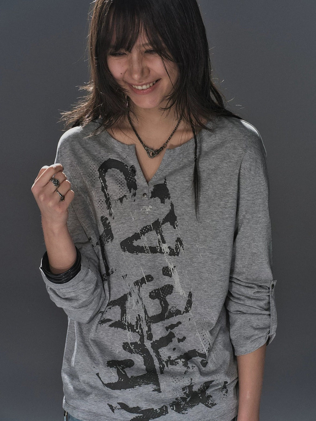 Studded Punk Letter Print V Neck Loose Puff Long Sleeve Women Light Gray T-Shirt