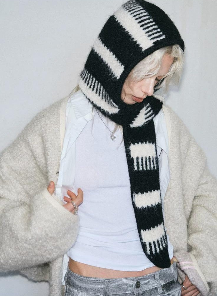 TRIA SELECT | MINIMALIST BLACK WHITE HOODED SCARF【ID:TN00087】